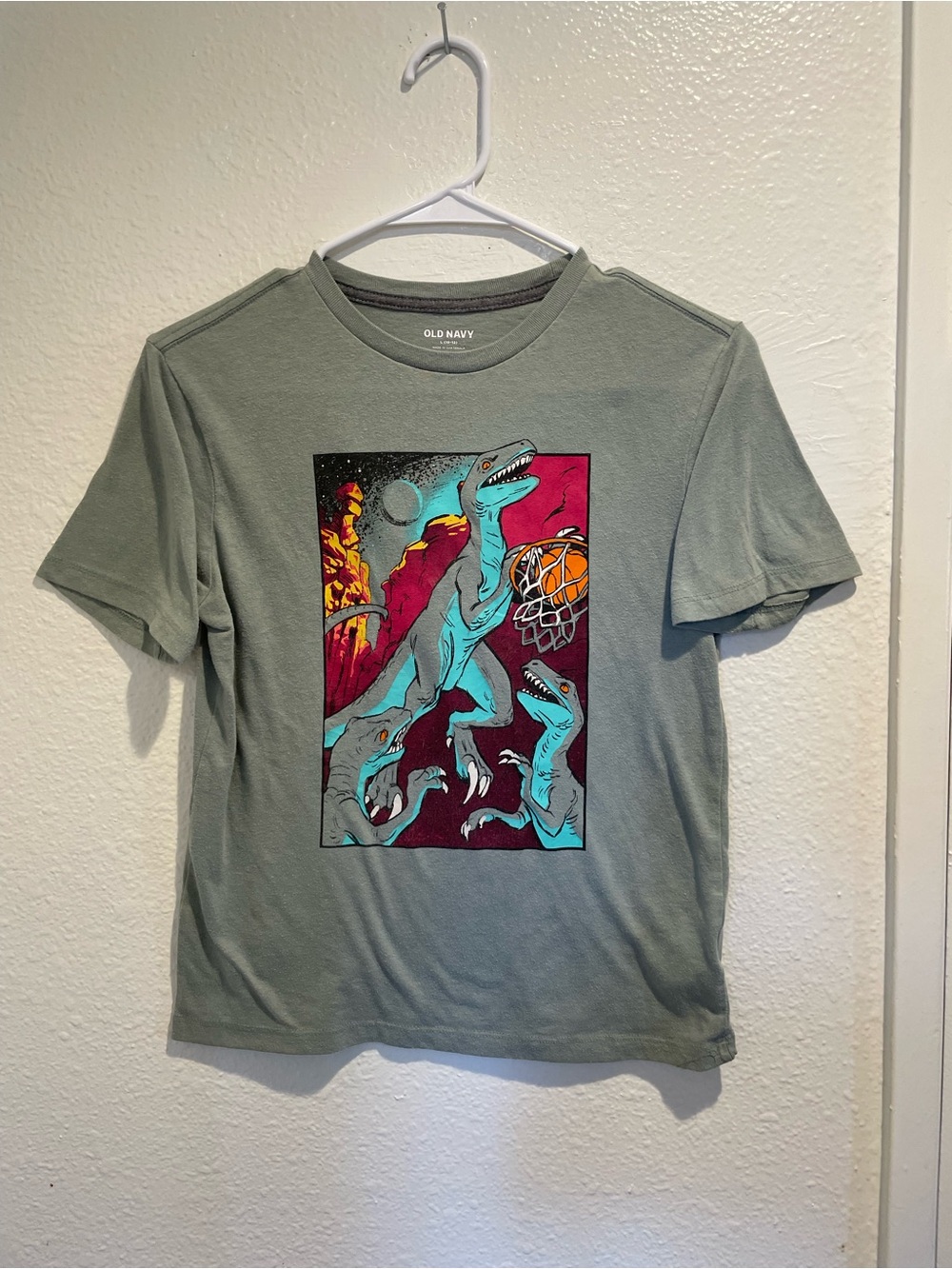 🦖🏀 OLD NAVY Boys Large 10/12 Dinosaur Basketball Graphic Tee